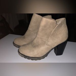 Bamboo brand boots with heel